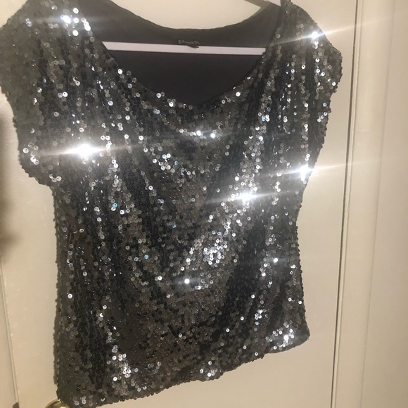 Women’s sequin top! - Picture 2 of 3